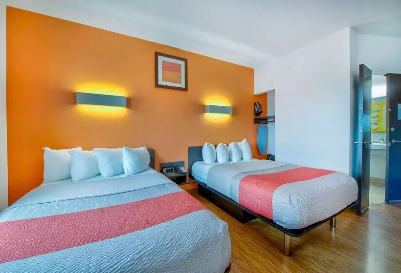 Motel 6eagle Pass, Tx  Lakeside