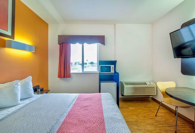 Motel 6eagle Pass, Tx  Lakeside