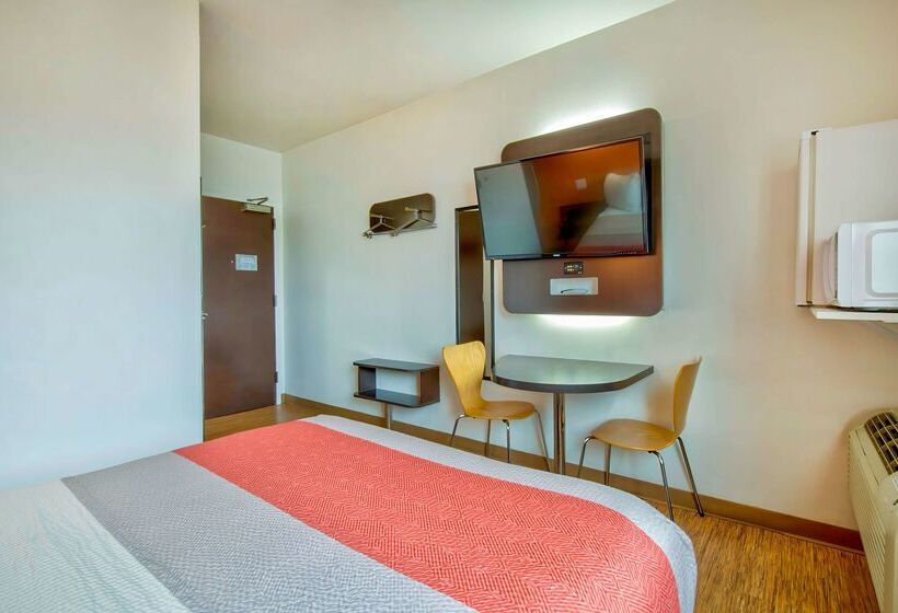 Motel 6eagle Pass, Tx  Lakeside