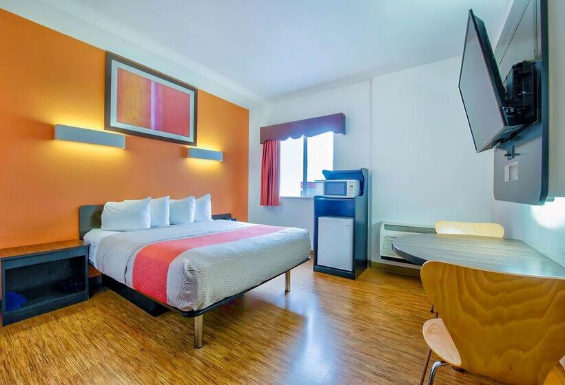 Motel 6eagle Pass, Tx  Lakeside