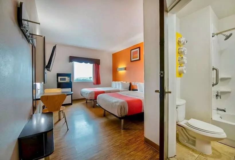 Motel 6eagle Pass, Tx  Lakeside