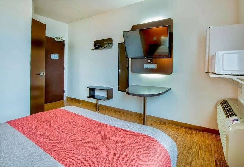 Motel 6eagle Pass, Tx  Lakeside