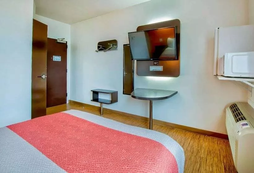 Motel 6eagle Pass, Tx  Lakeside