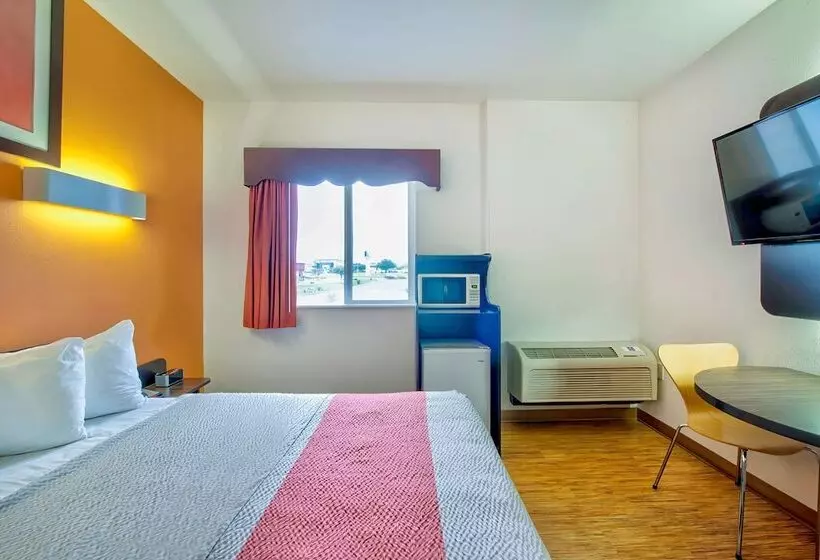 Motel 6eagle Pass, Tx  Lakeside