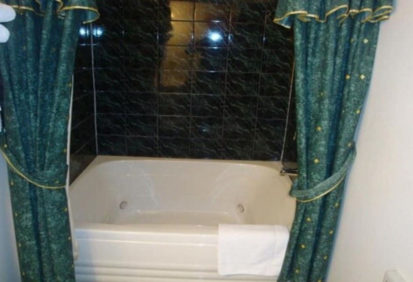 מוטל Maple Leaf Inn Lake Placid