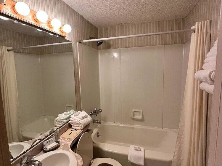 מוטל Maple Leaf Inn Lake Placid