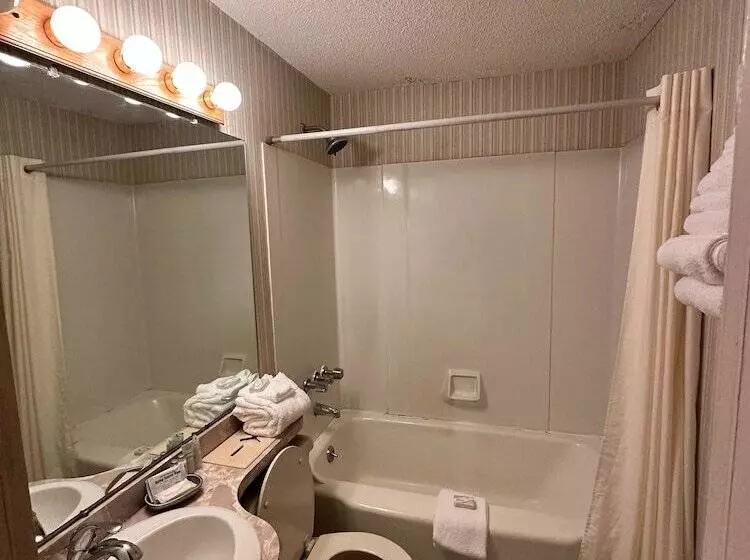 Мотель Maple Leaf Inn Lake Placid