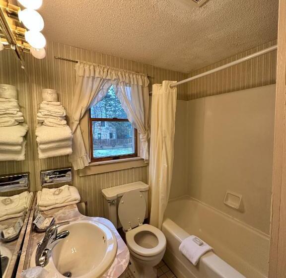 מוטל Maple Leaf Inn Lake Placid