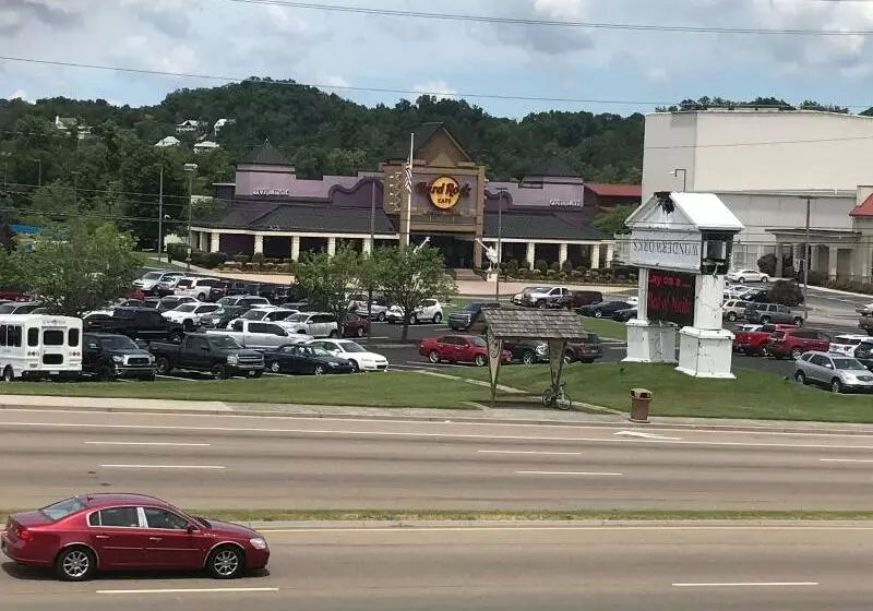 汽车旅馆 Smoky View Inn