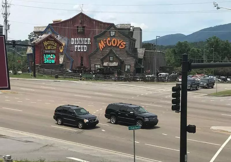 汽车旅馆 Smoky View Inn