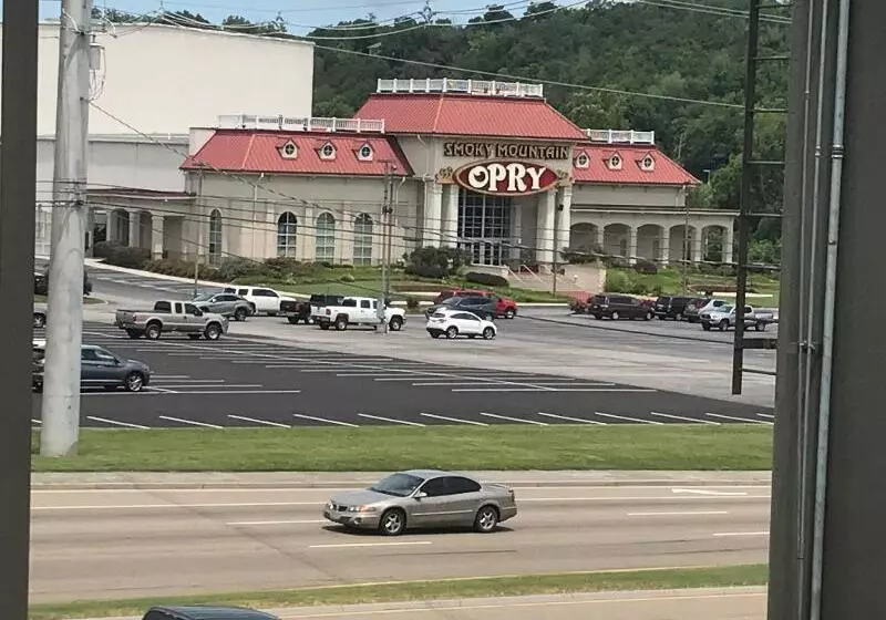 汽车旅馆 Smoky View Inn