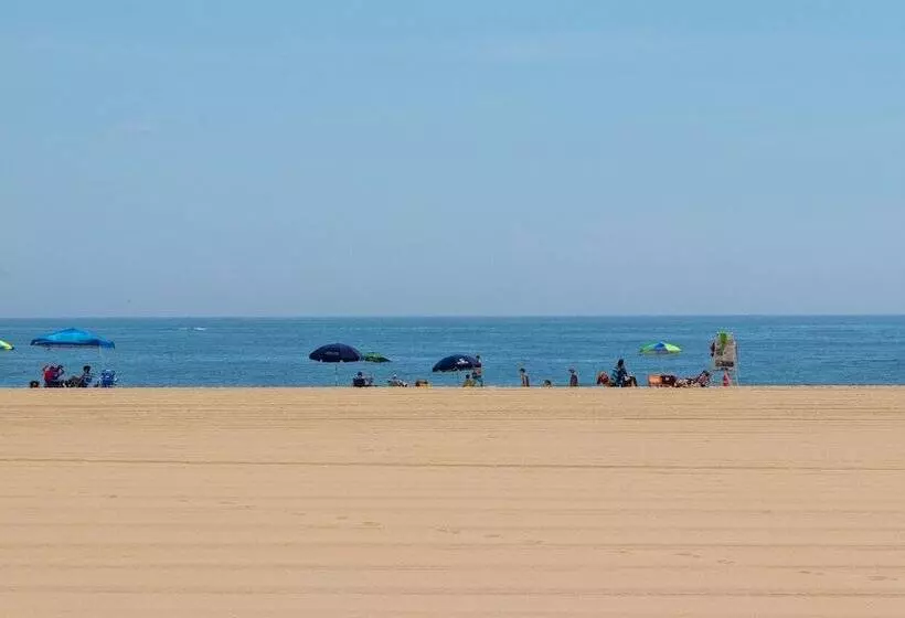 Rideau Oceanfront Motel