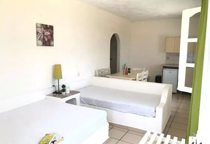 Semiramis Piskopiano By Checkin