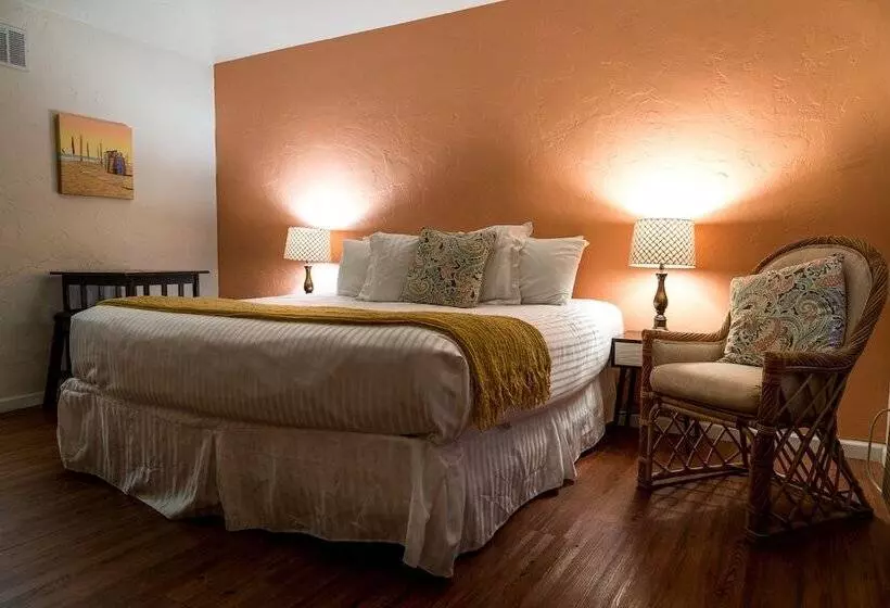 The Patriots Boutique Motel