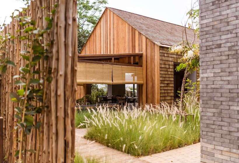 Отель Roukh Kiri Khaoyai, The Centara Collection