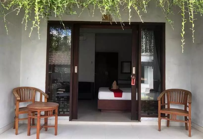 ホテル Reddoorz Near Jimbaran Beach 2