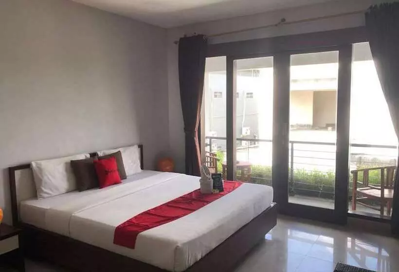 ホテル Reddoorz Near Jimbaran Beach 2