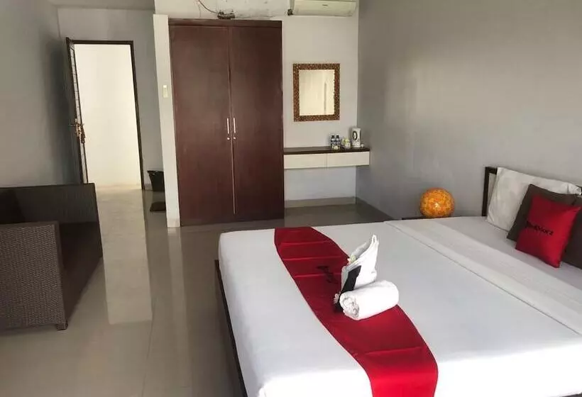 ホテル Reddoorz Near Jimbaran Beach 2