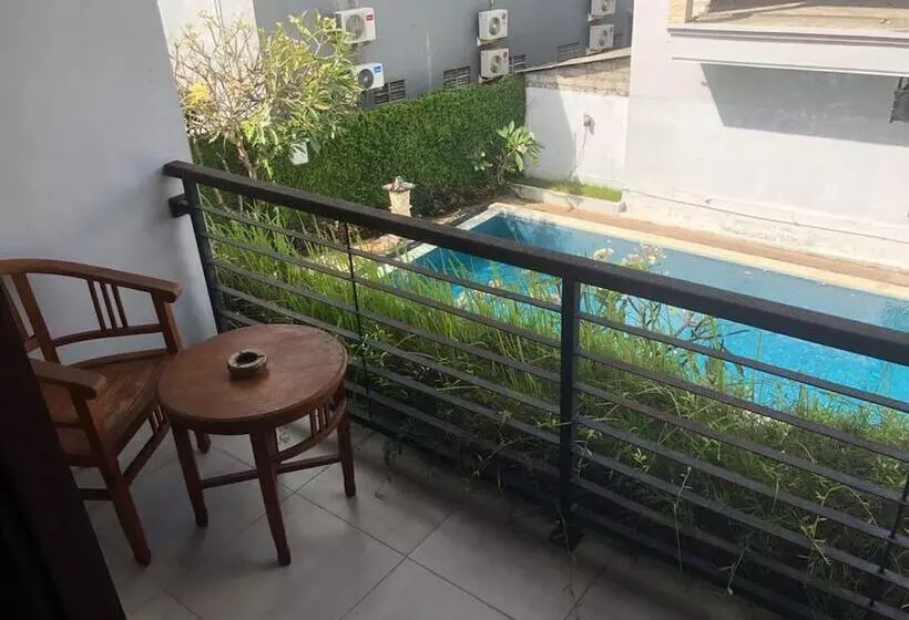 ホテル Reddoorz Near Jimbaran Beach 2