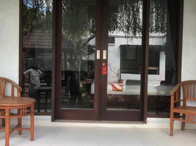 בית מלון כפרי Reddoorz Near Jimbaran Beach 2