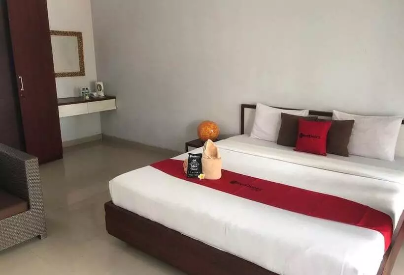 ホテル Reddoorz Near Jimbaran Beach 2