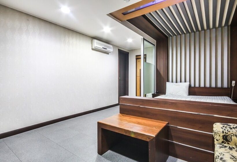 Motel Geochang Enter