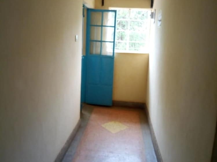 هتل At Ease Guest House