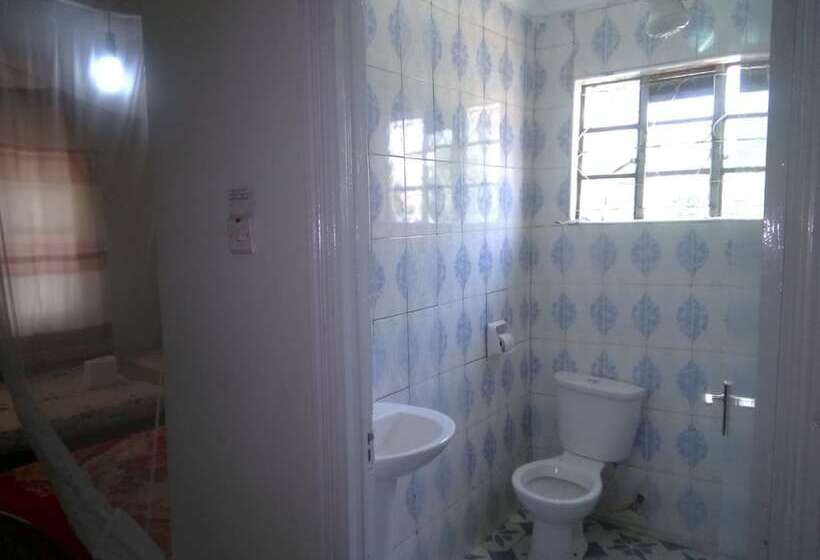 膳宿费 Robert's Village Inn