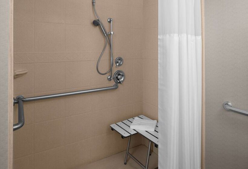 Отель Hilton Garden Inn Salt Lake City Airport