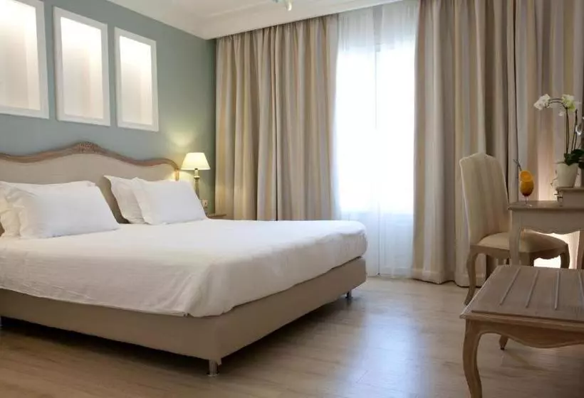 Lefko Hotel & Apartments