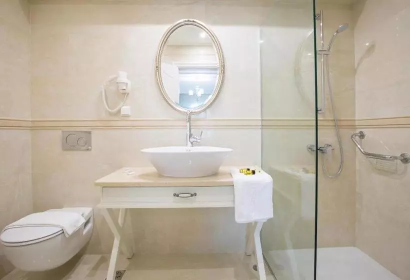 Lefko Hotel & Apartments