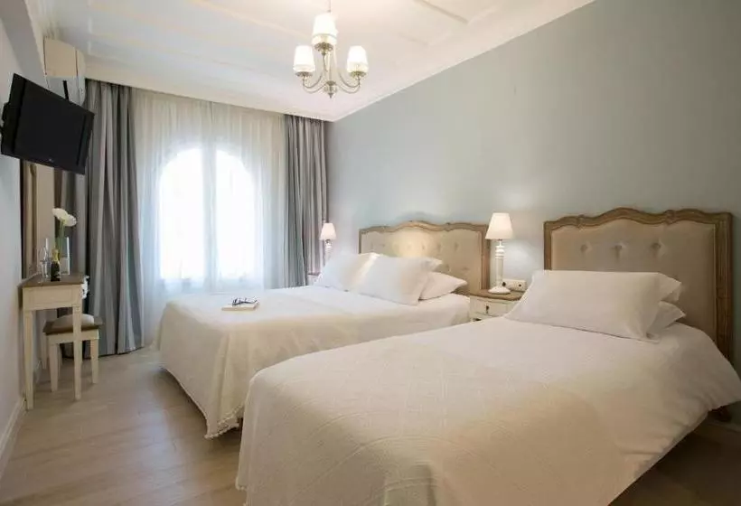 Lefko Hotel & Apartments
