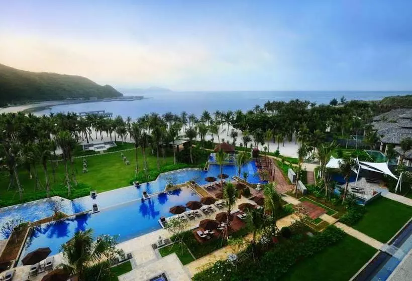 هتل Sanya Luhuitou Resort & Spa