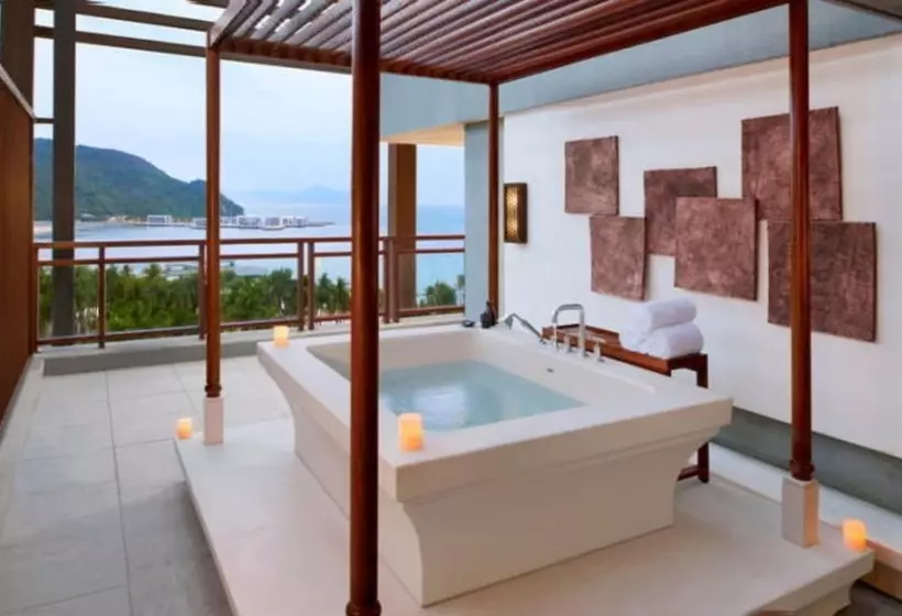 هتل Sanya Luhuitou Resort & Spa