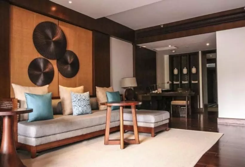 هتل Sanya Luhuitou Resort & Spa