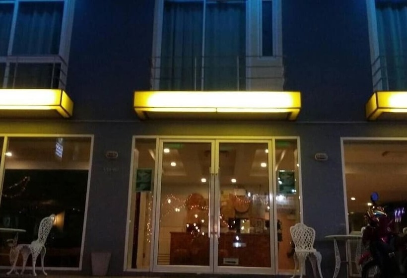 בית מלון כפרי Nantra Chaweng Beach