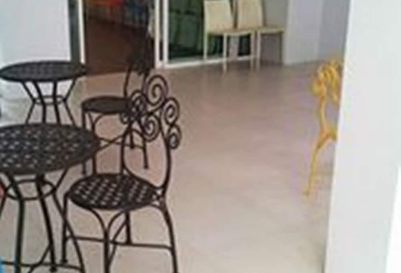 בית מלון כפרי Nantra Chaweng Beach