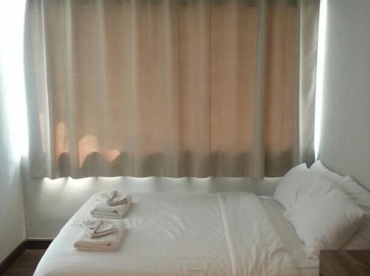 בית מלון כפרי Nantra Chaweng Beach