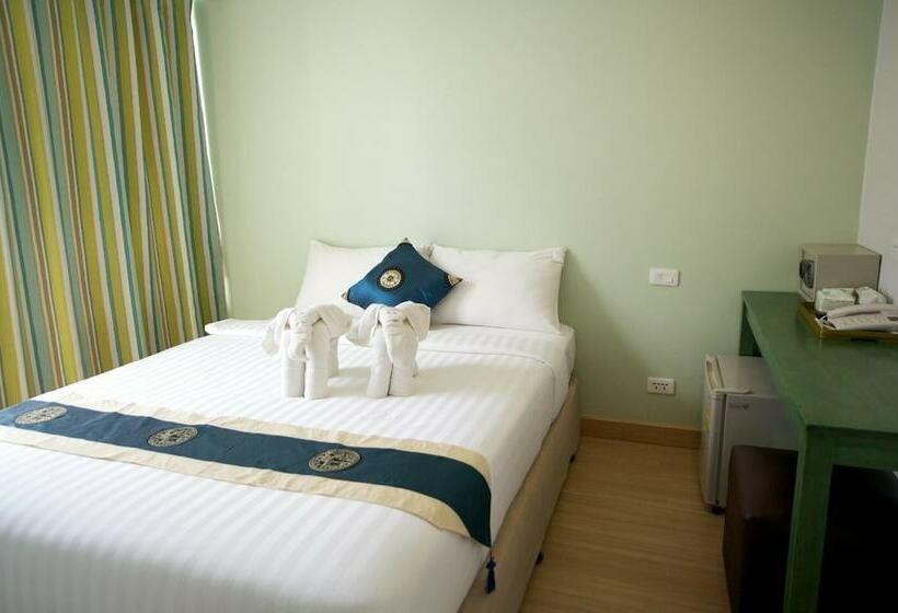 בית מלון כפרי Nantra Chaweng Beach