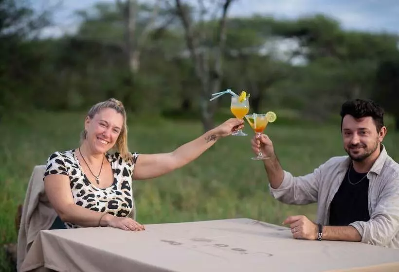 هتل Serengeti Migration Camp