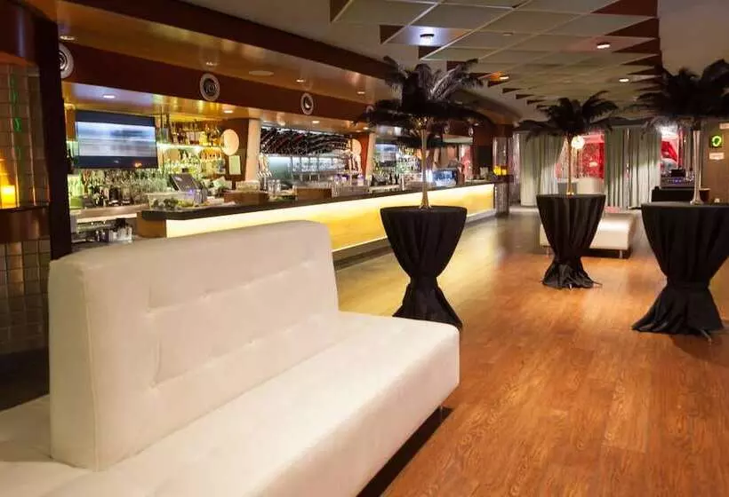 Shade Hotel Manhattan Beach