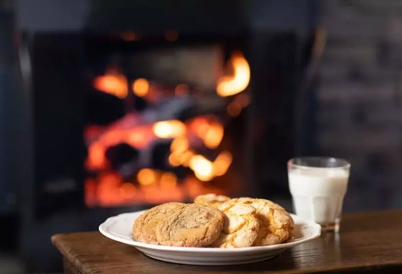 ホテル The Mast Farm Inn