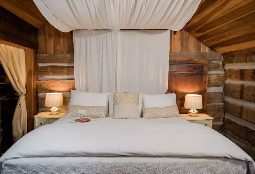 ホテル The Mast Farm Inn