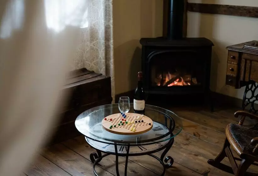 ホテル The Mast Farm Inn