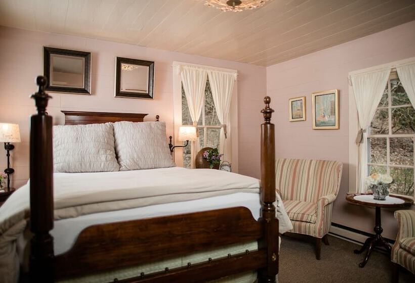 فندق The Mast Farm Inn