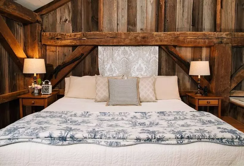 ホテル The Mast Farm Inn