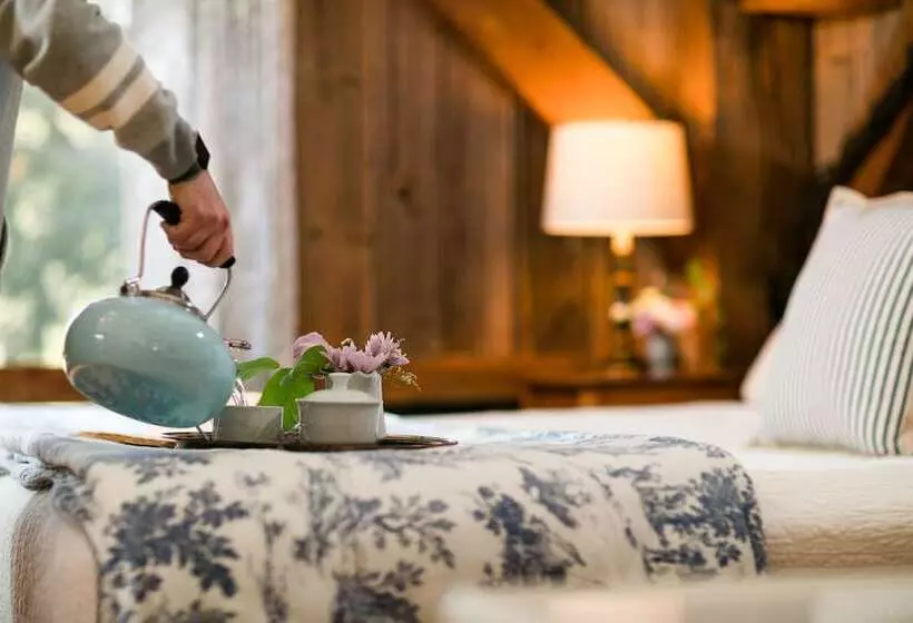 ホテル The Mast Farm Inn