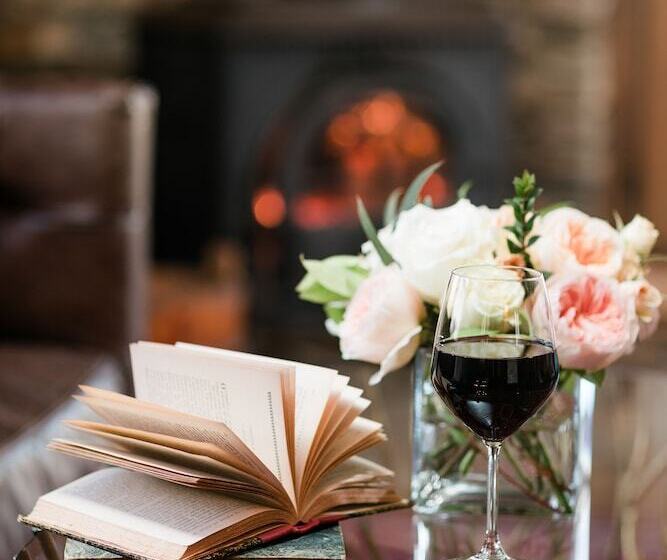 فندق The Mast Farm Inn