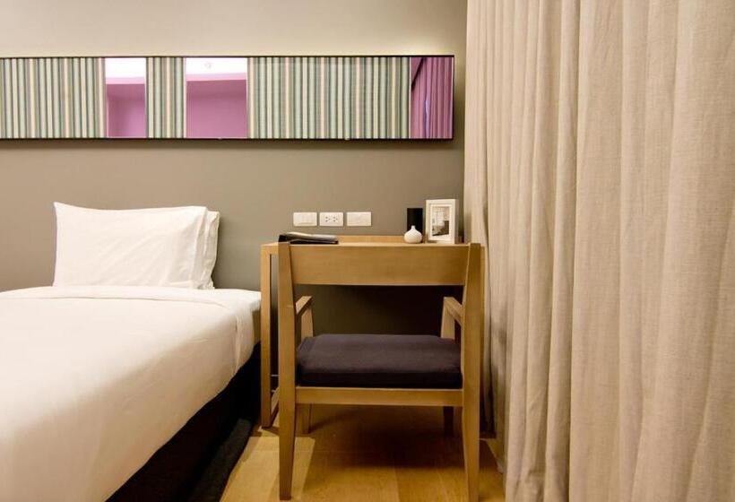 Отель The Sun Xclusive