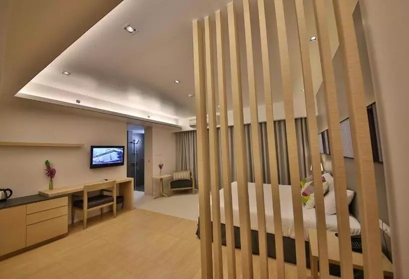 酒店 The Sun Xclusive